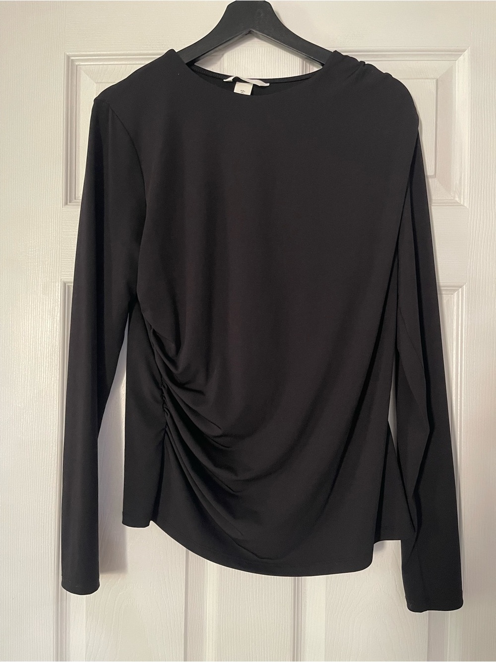 H&M Black Long-Sleeve Side Ruched Draped Top large fall classic staple top